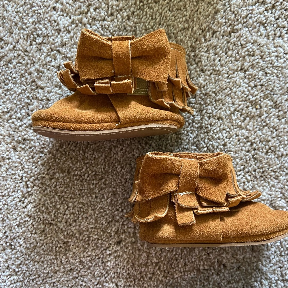 Lizzie Homemade Moccasin Boots 😍